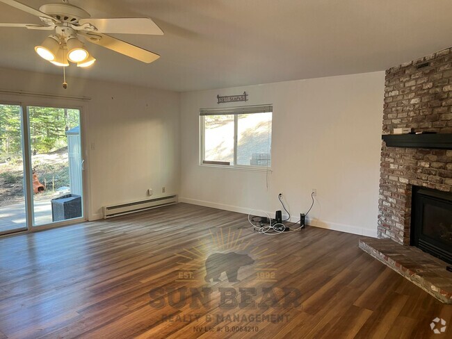 Building Photo - Dog Friendly Condo with a Private Hot Tub!