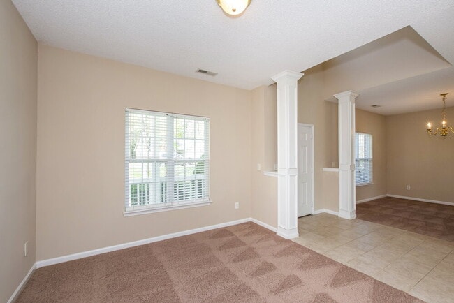 Photo - 326 McGinn Grove Dr