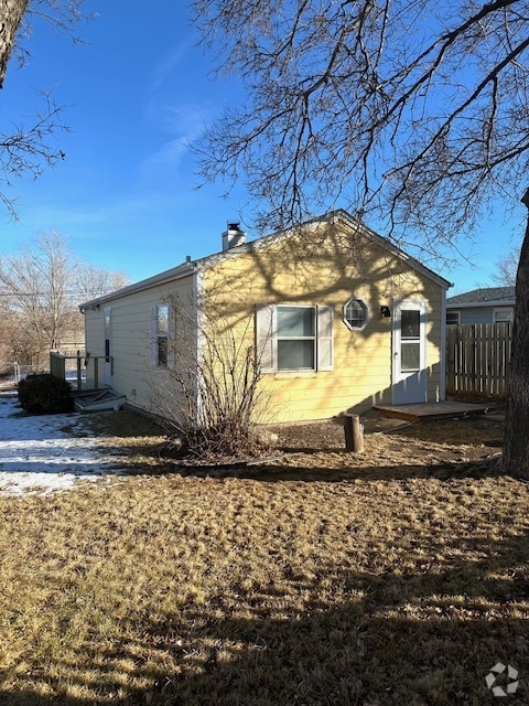 Building Photo - 2016 Oak Ave Rental