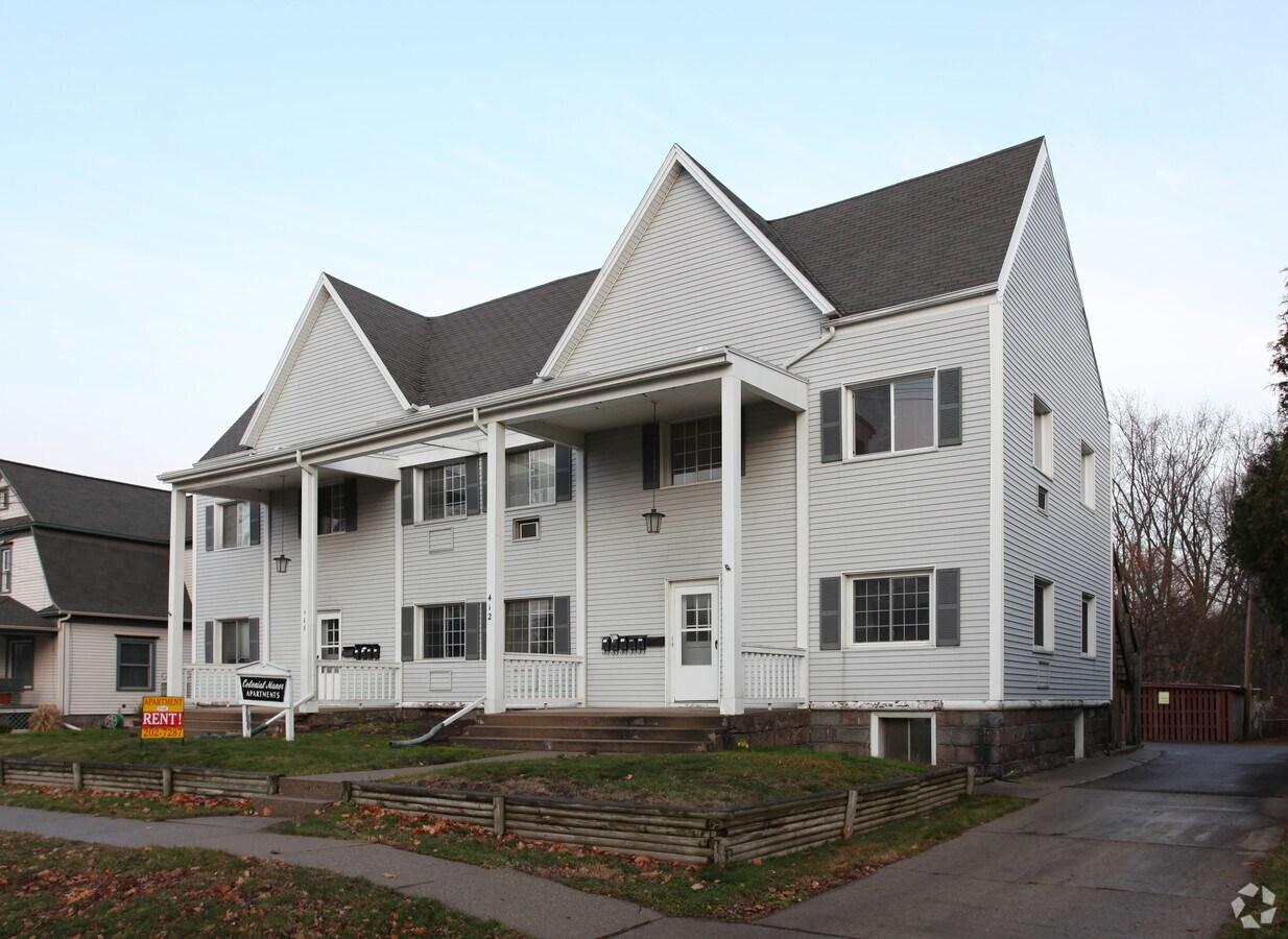 Photo - 412-418 N Clinton St Apartments