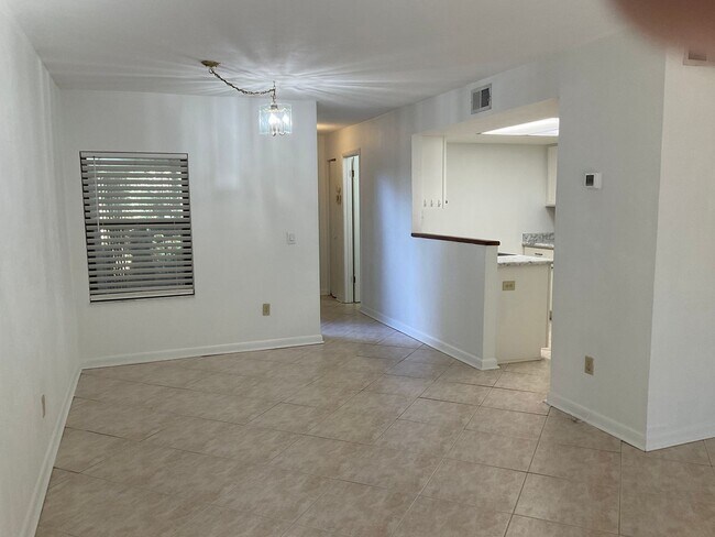 Photo - Great Unit In Green Leaf