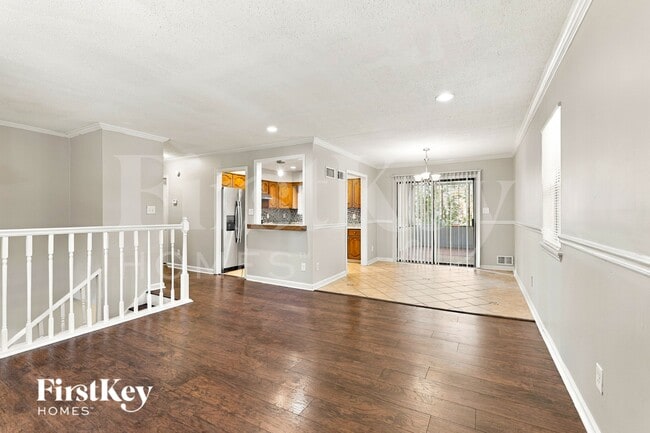 8894 Raven Dr