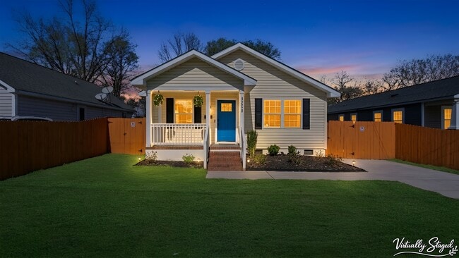 Photo - 3208 Boyd St