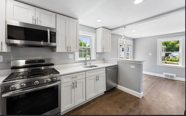 Photo - 71 Gladeside Ave