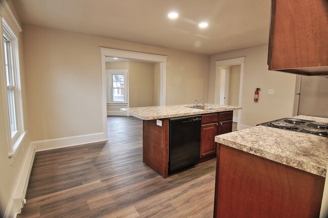 1 W 3rd St Unidad 1 W. 3rd St. 2nd Floor Front