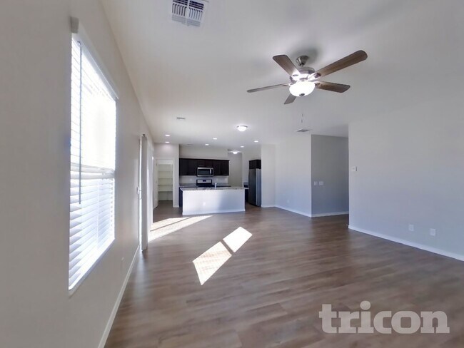 Photo - 4521 W Saddlebush Way