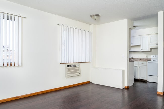 Photo - 2001 Bryant Ave S