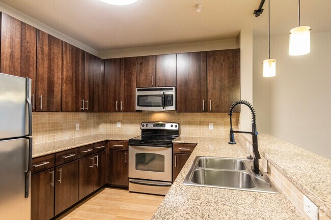 1BR, 1BA 865SF - 110 S Hoover Blvd Tampa, FL 33609 - Mosaic Westshore Apartments