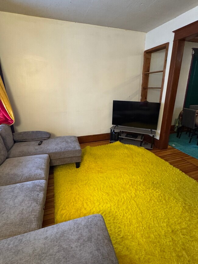 Photo - 44 W Van Vechten St Unit 1