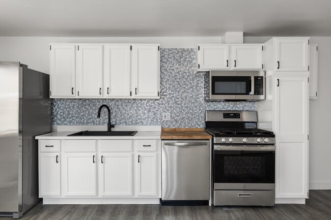 Building Photo - 4057 N Adams St