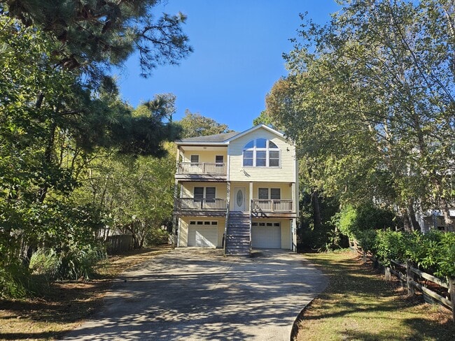 Photo - 237 Sir Richard E