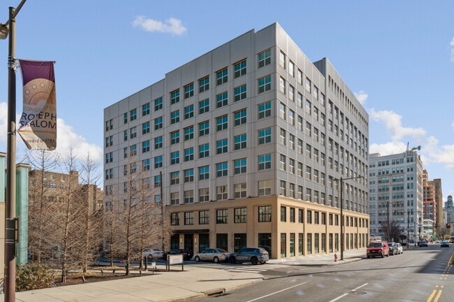 Mily en el exterior verde - Mily on Green