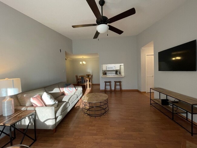 Photo - Furnished Oppenheimer Condo; Shorter Lease Options; Unit 212