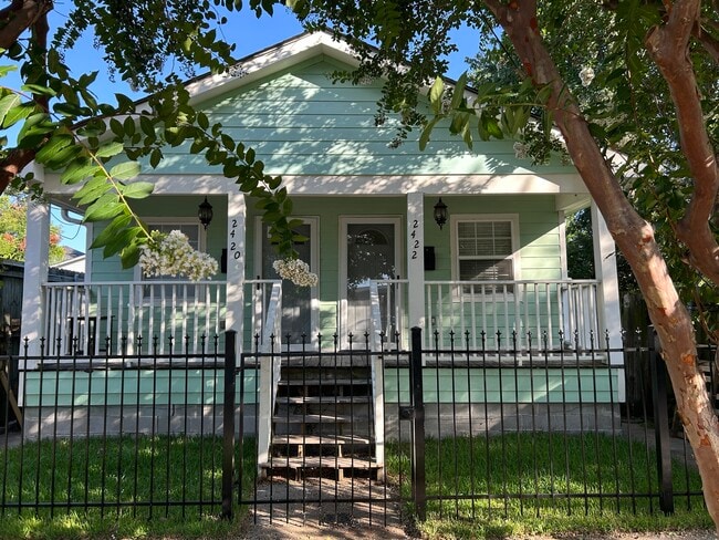Building Photo - 2422 Dublin St Rental