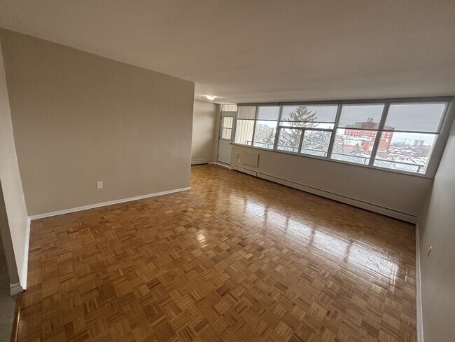 Building Photo - 1061 Queen's Blvd Unit 702