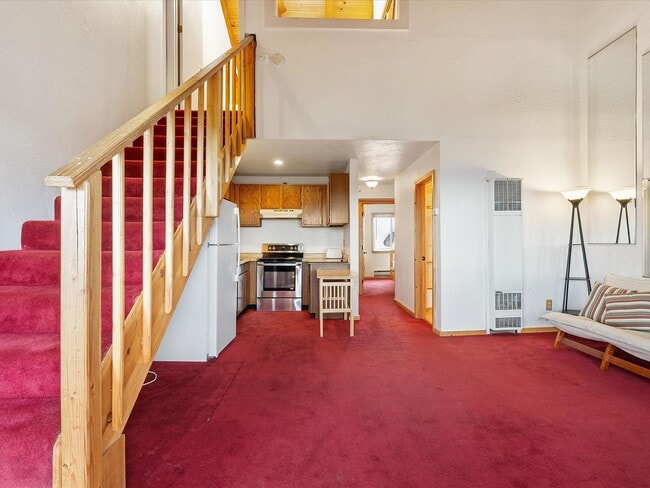 Building Photo - Seasonal or full-time Rental