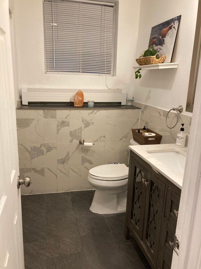 Photo - 133 Chiswick Rd Unit B