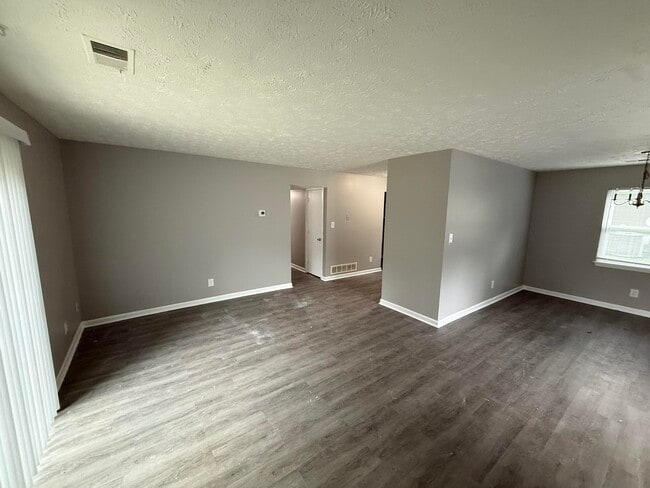 Photo - 709 Gatehouse Pl