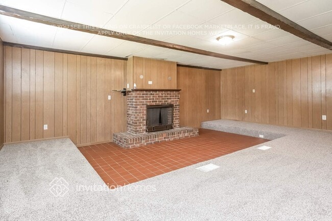 Photo - 1321 Laura Ln