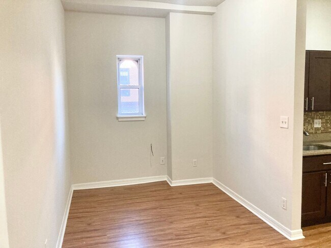 Photo - 1944 Cecil B. Moore Ave Unidad 2