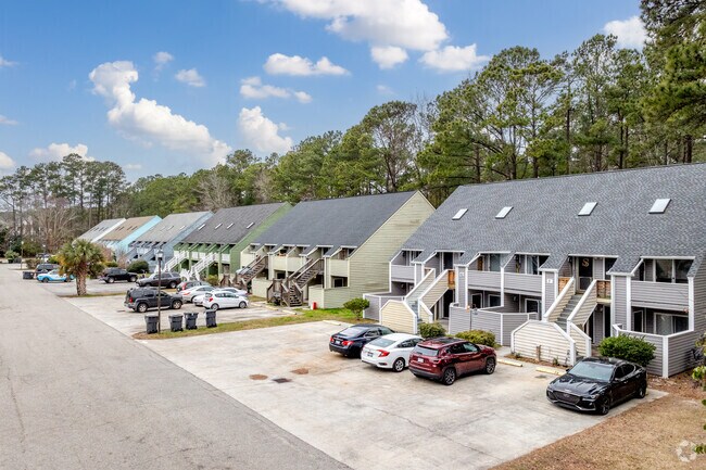 Wide buildingl view. - Cambridge Apartments