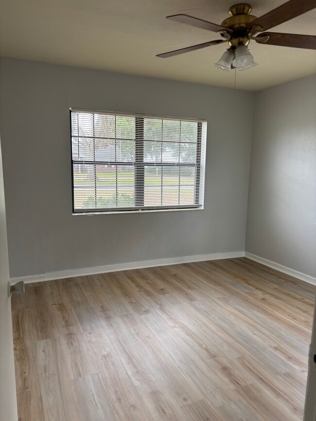 137 N Lake Reedy Blvd