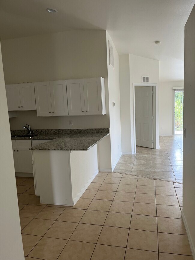 Photo - 350 Bell Blvd