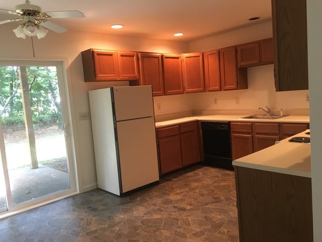 Photo - 10 Farr Lane Unit apt 3