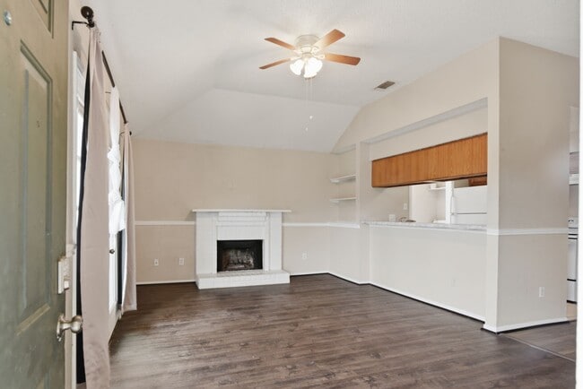 Building Photo - 1310 Brenda Ln Unit C