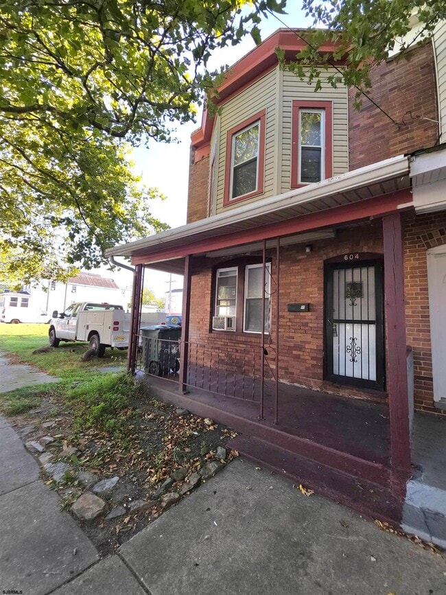 Photo - 604 N Indiana Ave