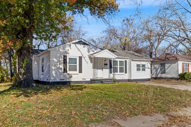 Building Photo - 3817 Lasker Ave