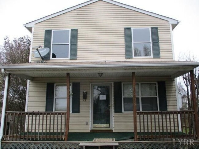 Spacious 4 bedroom house in Lynchburg! - Spacious 4 bedroom house in Lynchburg!