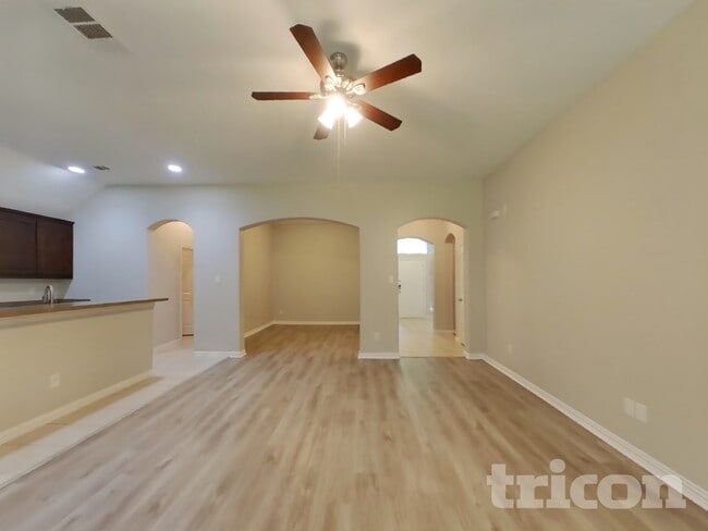 Photo - 207 Range Rd