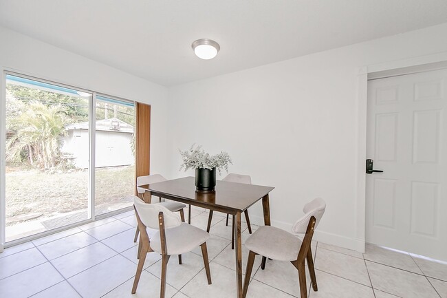 Photo - 918 Murdock Blvd