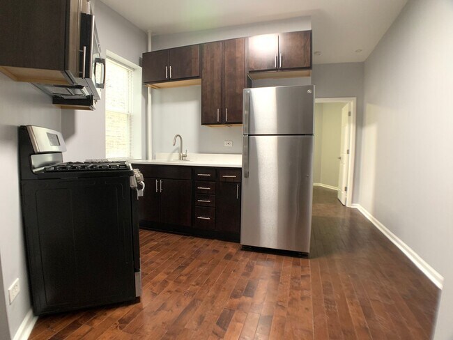 Photo - Updated Studio in Prime Logan Square Location Unidad #7-B