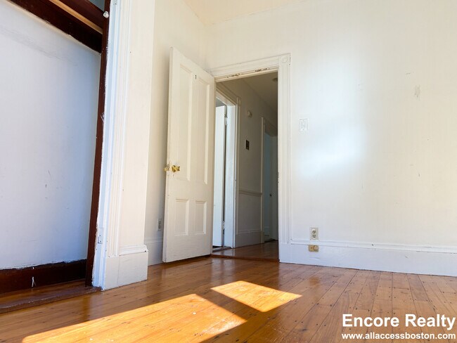 Photo - 13 Sachem St Unidad 2