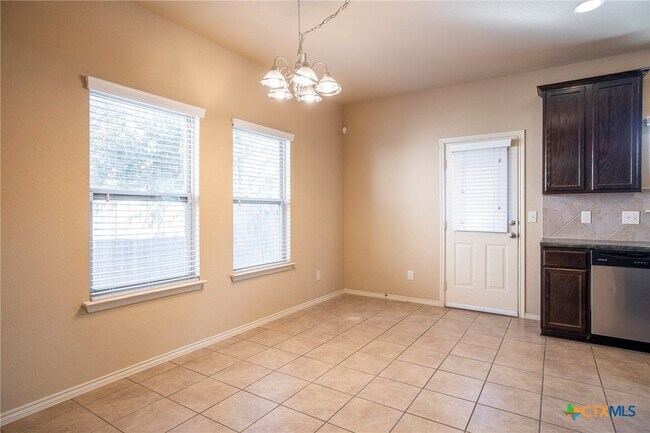 Photo - 433 Stonebrook Dr