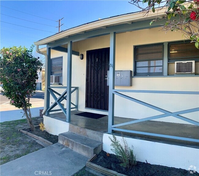 Building Photo - 5497 Orange Ave Rental