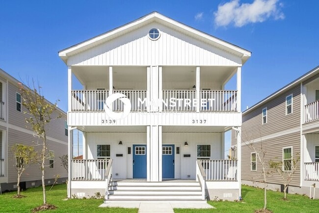 Building Photo - 2 Bedroom Pet-Friendly Home in St. Petersburg, FL with Main Street Renewal