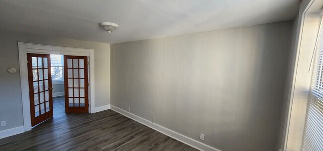 Photo - NEW Kitchen! Walk to Restaurants/NYC Train/, Heat/HW, Pre-War Charm Unidad 04