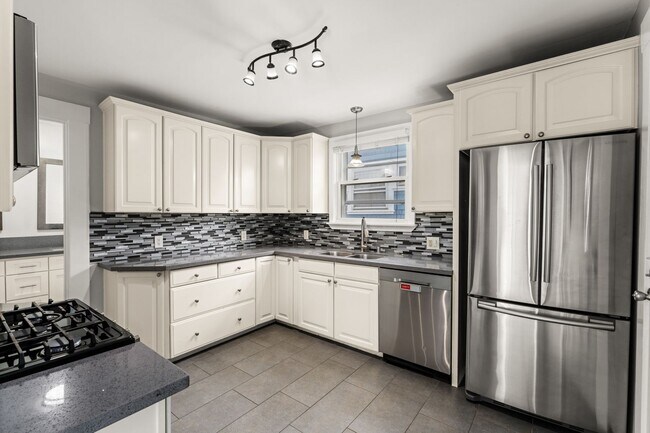 Photo - 531-535 W Juniper Street Unidad 535 W Juniper Street