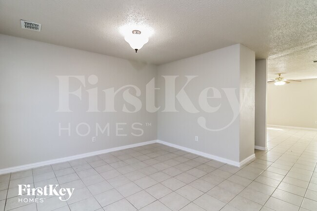 Photo - 3913 Fox Run Dr