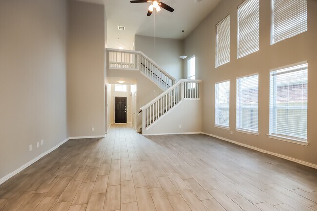 Photo - 28923 Hidden Lake W