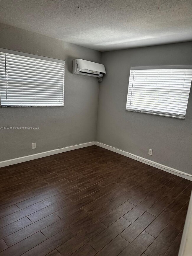 Photo - 2201 Miami Rd Apartment Unit 5
