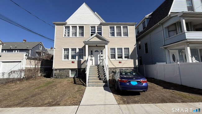 Building Photo - 113 Spring St Unit 113