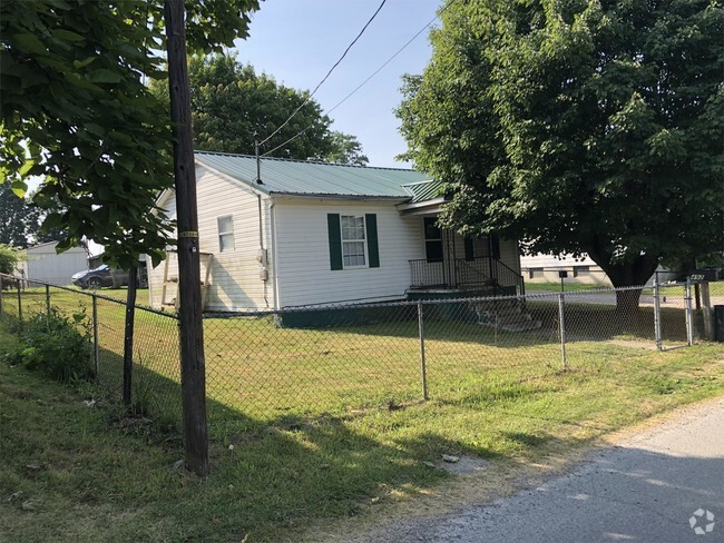 Building Photo - 492 Bailey Ave Rental