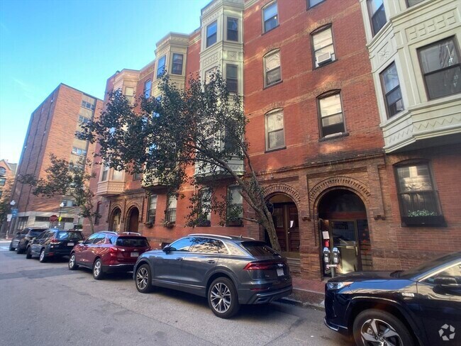 Building Photo - 15 Garrison St Unit 4 Rental