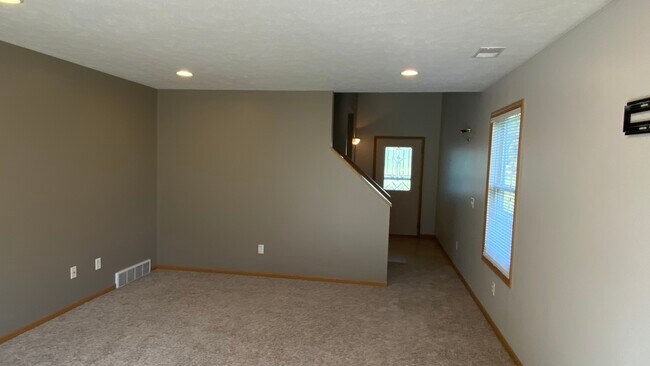 Photo - 2456-2456 Millview