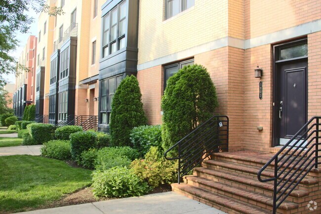 Building Photo - 1903 Richmond Hwy Rental