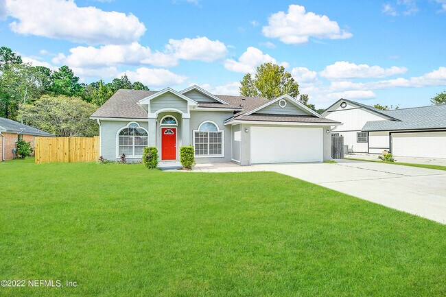 Photo - 824 Plymouth Ct